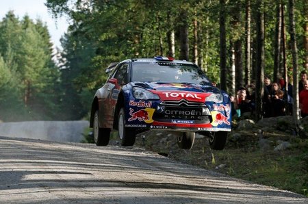 Rally de Finlandia 2012: Sébastien Loeb líder desde el inicio