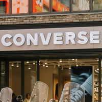 El Corte Inglés rebaja por menos de 43 euros las zapatillas Converse más cómodas para llevar con vaqueros