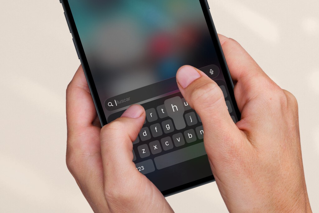 No son tus dedos, ni tu iPhone. Este fallo de iOS 26 está impidiendo que escribamos bien con el teclado 