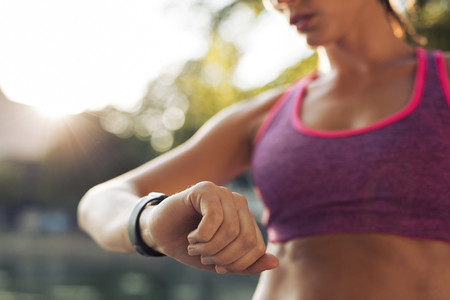 Zona roja en el pulsómetro: ¿tengo que alarmarme? Así puedes usar las zonas de entrenamiento de tu smartwatch