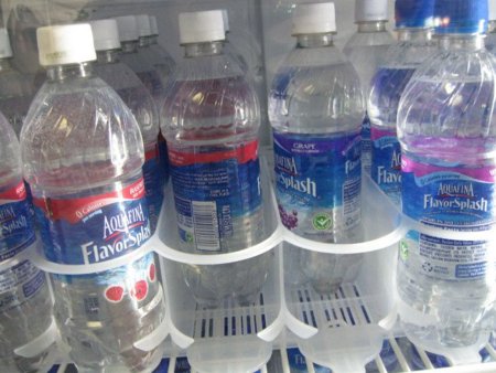Aguas saborizadas: ¿son lo que parecen?