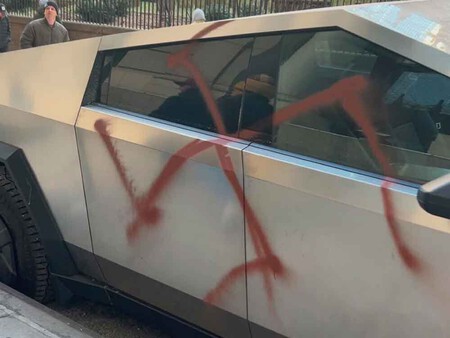 Tesla Cybertruck vandalizada