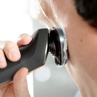 Oferta del día en la afeitadora Philips Serie 6000 S6640, para afeitado seco o húmedo: hasta medianoche cuesta 89,99 euros en Amazon