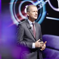 Herbert Diess alardea de gigafactoría en España: “Nuestra inversión sería más grande que la de Tesla en Berlín”