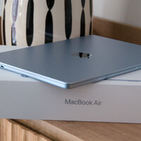 El MacBook Air M4 ha bajado tanto de precio que ya tiene un mínimo histórico. Y no es en su configuración más baja de almacenamiento 