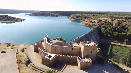 Pueblo Lagunas Cascadas Piscinas Naturales Cerca Madrid Escapada Viajes Coche Ciudad Real Buena Comida