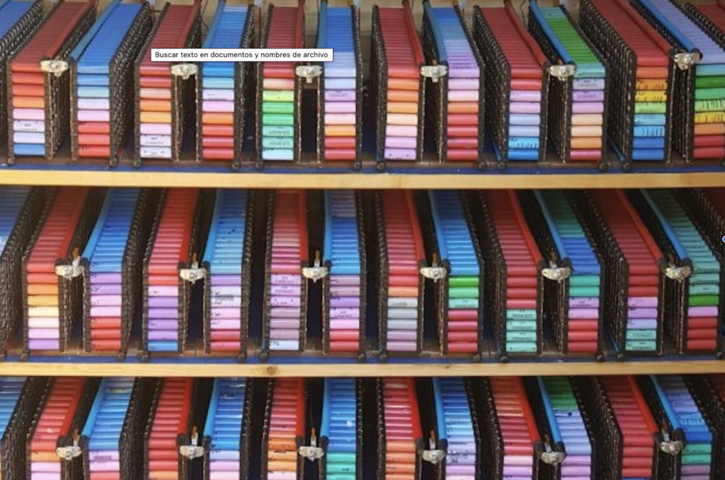 Empezó guardando baterías viejas y ahora alimenta su casa con energía solar desde 2016 