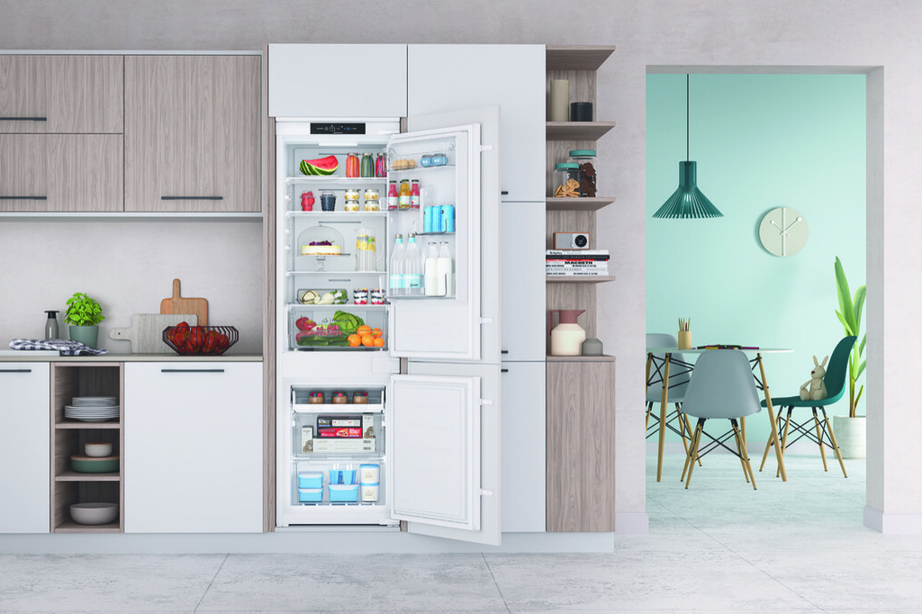 Indesit presenta nuevos frigos combi para integración: sistema Total NoFrost, función Push&Go y baldas que aguantan hasta 100 kilos