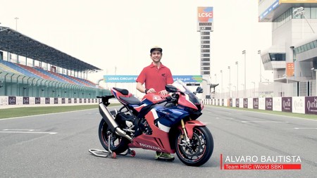 Álvaro Bautista prueba la Honda CBR1000RR-R de calle: "Es muy similar a mi moto de Superbikes"