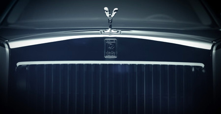 El nuevo Rolls-Royce Phantom ya se insinúa: lo veremos en julio, 92 años después del original