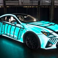 Lexus le copia a Nissan la pintura que brilla en la oscuridad y la convierte en pulsómetro 