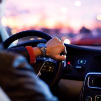 El permiso para conducir para menores de edad es indispensable: todo esto debes saber