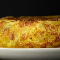 La pregunta no es si la tortilla debe o no llevar cebolla, sino por qué seguimos debatiéndolo en 2026: el 71% ya opina lo mismo