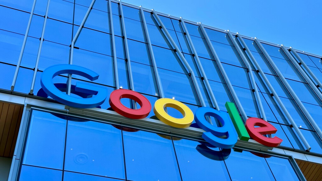 Alphabet no puede esconder al gigantesco elefante en la habitación: Google se está dejando una millonada absurda en IA 