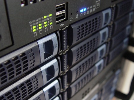 Un servicio de hosting pierde todos los datos de sus clientes y servidores y culpan a un exempleado