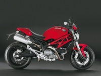 Ducati revela la Monster 696 Plus