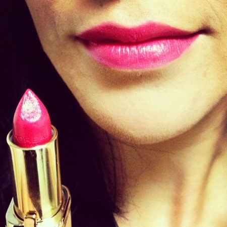 Adivina quién... se pinta los labios de fucsia
