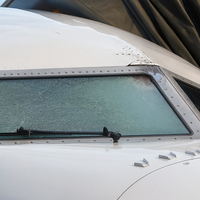 Volaba a 11.000 metros cuando algo destrozó el parabrisas del avión. El piloto dice que fue basura espacial 