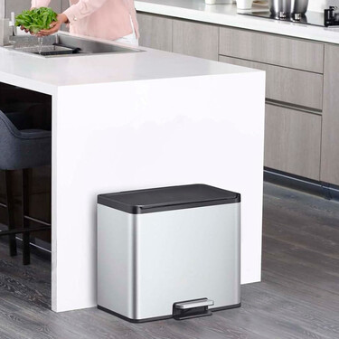 Reciclamos en casa cómodamente y sin preocuparnos por los malos olores con este cubo de estilo moderno rebajado