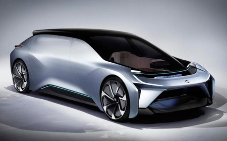 La marca china Nio promete que su sala autónoma rodante EVE estará lista para 2020