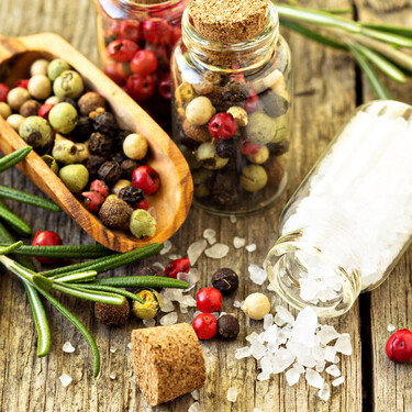 Para la sal y la pimienta: el molinillo eléctrico sin cables que muele los dos condimentos a la vez, rebajado 