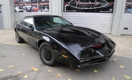 ¡Atención, nostálgicos! El “Auto Increíble” de David Hasselhoff saldrá a subasta y si tienes suerte, él te lo entregará en persona