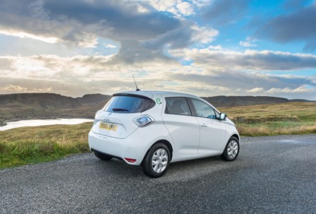Renault llama a revisión a 10.649 unidades del Renault ZOE por un problema en los frenos