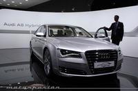 Audi A8 hybrid y Audi A1 e-tron en el Salón de Ginebra 2010
