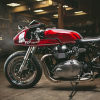 ¡Espectacular! Faster Racer: una Triumph Thruxton made in Rusia inspirada en el mundo de la aviación