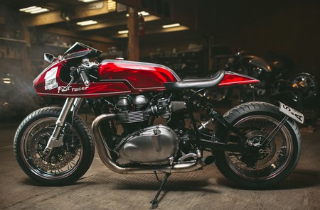 ¡Espectacular! Faster Racer: una Triumph Thruxton made in Rusia inspirada en el mundo de la aviación