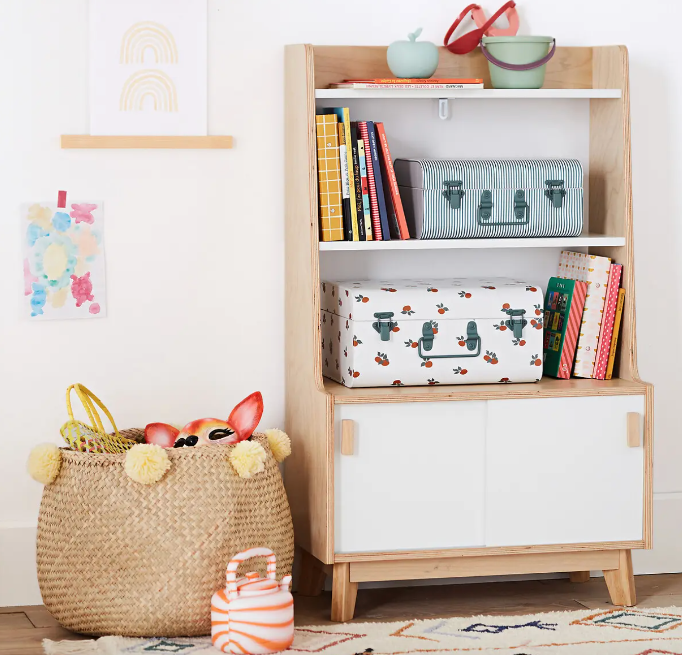 Estantería infantil de madera blanca