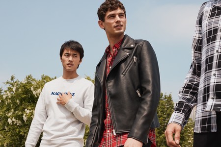 H&M lo sabe: el otoño se viene y las camisas de tartán serán (de nuevo) un must