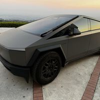Un fanático y accionista de Tesla gastó millones en sus autos, hasta que su Cybertruck lo sacó de quicio durante los incendios de Los Ángeles. Ahora se deshizo de las acciones y demandó a la marca