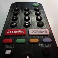 El mando de tu tele tiene cuatro botones viejunos y no están por gusto. Así puedes usarlos en 2026