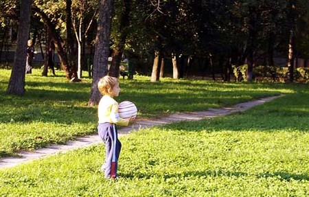 El juego (no el deporte) es el mejor ejercicio para los peques