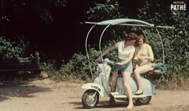 Aún estás a tiempo de irte de vacaciones con esta Scooter que se convierte en tienda de campaña 