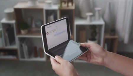 El Surface Duo no tiene pantalla externa, pero esta solución podría ser la respuesta al problema de acceso a las notificaciones