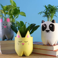 Antes tiraba las botellas de plástico vacías. Ahora las guardo para hacer con los peques estas bonitas macetas de animales 