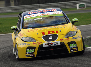 WTCC Curitiba. Segunda carrera para Tarquini, Porteiro tercero.