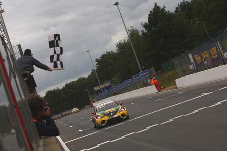 Victorias para Gabriele Tarquini y Andy Priaulx en Zolder