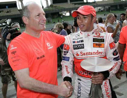 Continúa el idilio entre Dennis y Hamilton