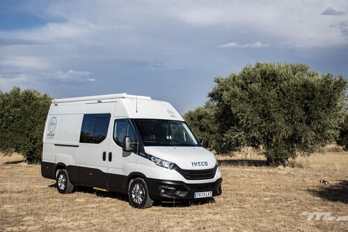 Probamos la Iveco Daily Camper: más práctica y barata que una Volkswagen Grand California, pero podría mejorar en acabados