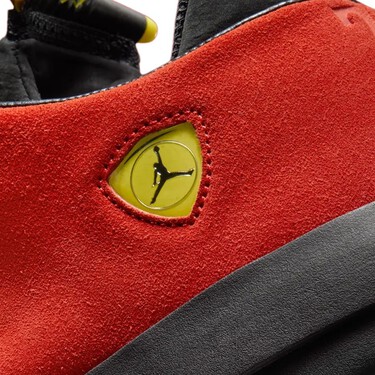 Jordan convierte la nostalgia en alta velocidad con sus nuevas Air Jordan 4014: un diseño futurista de la mano de Ferrari 