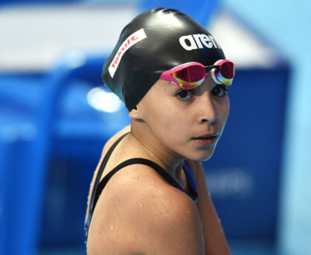 Una nadadora de 10 años debuta en el mundial de Kazán y se abre la polémica: ¿niños precoces o padres exigentes?