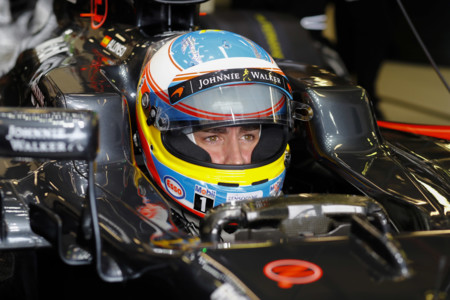 Fernando Alonso no recibe el permiso de la FIA para correr en Baréin