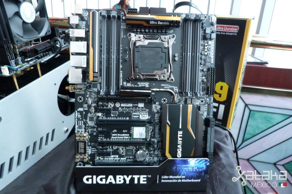 Foto de motherboards X99 (2/3)