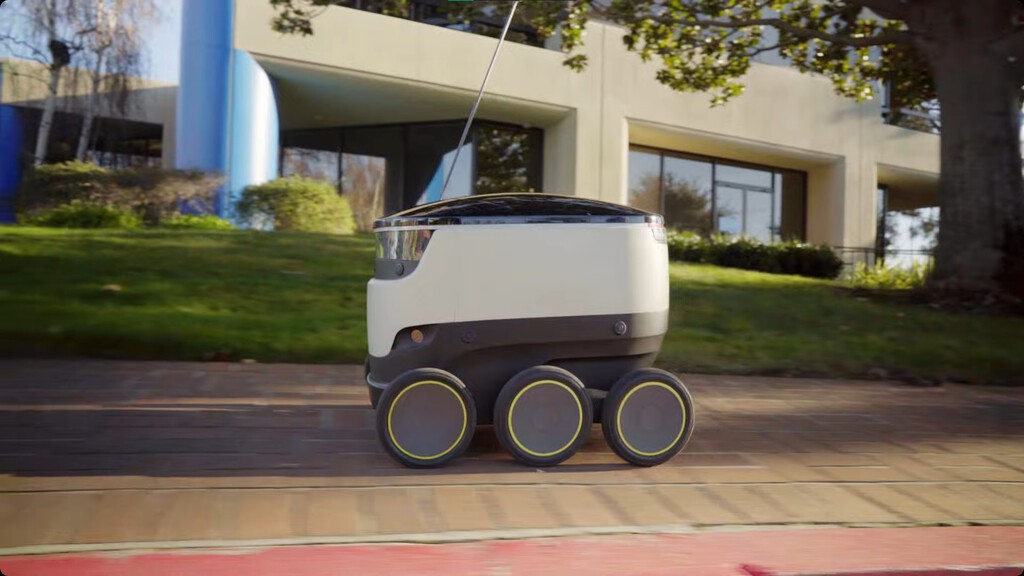Un robot de reparto de comida atropelló e hirió a una mujer en la calle. La disculpa de la empresa: códigos promocionales 