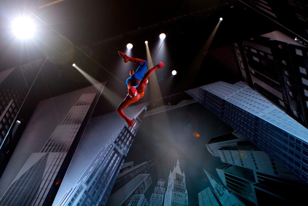Spider-Man llegó a tener su propio gran musical en Broadway... y fue un estrepitoso fracaso. Esta es la historia Spider-Man llegó a tener su propio gran musical en Broadway... y fue un estrepitoso fracaso. Esta es la historia