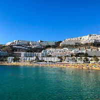 Tras Cataluña, hay otra comunidad autónoma planteándose prohibir comprar una vivienda para invertir: Canarias