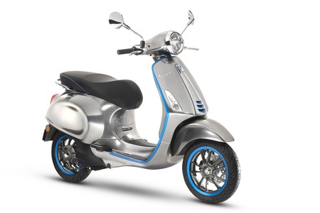 La revolución eléctrica de Piaggio llegará a las calles en octubre con la Vespa Elettrica